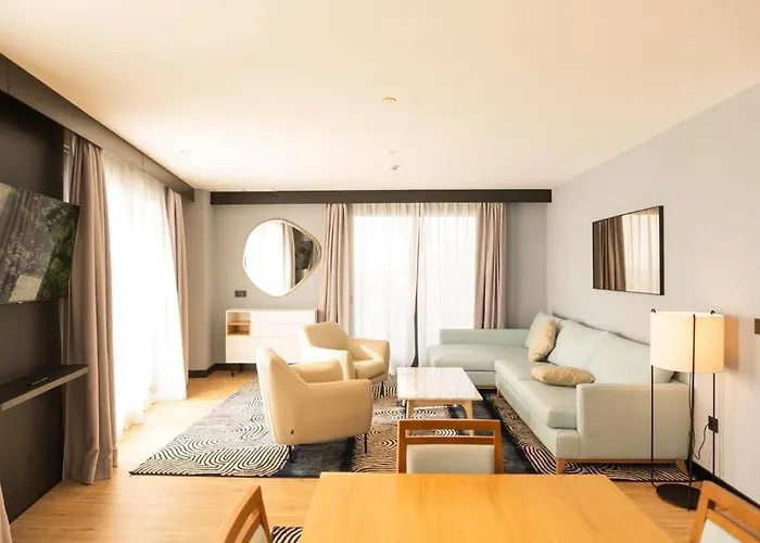 AZ hotels Saitour